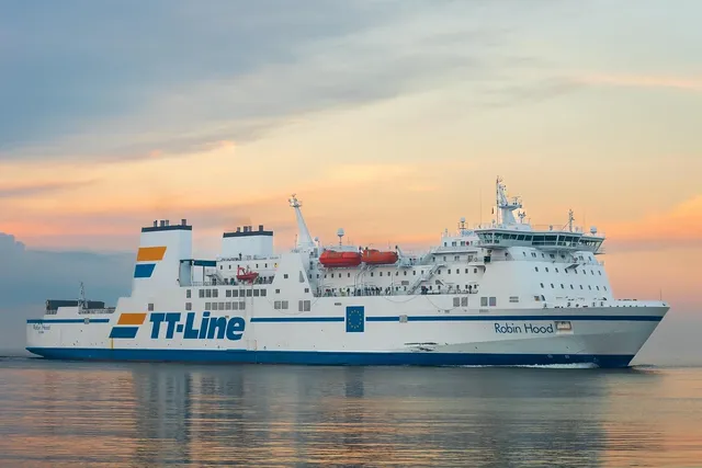 Where Does Boohoo Ship From? A Comprehensive Analysis